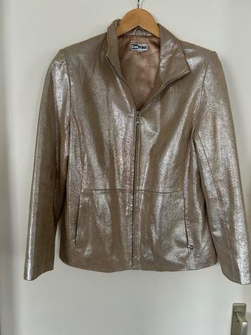 Goudkleurig leren jasje beschikbaar voor biedingen