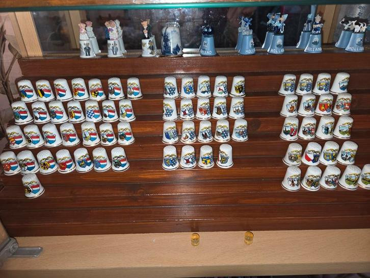 Vingerhoedjes  Vlaggen Nederland en Provincies 1,50 per stuk, Verzamelen, Vingerhoedjes, Zo goed als nieuw, Ophalen of Verzenden