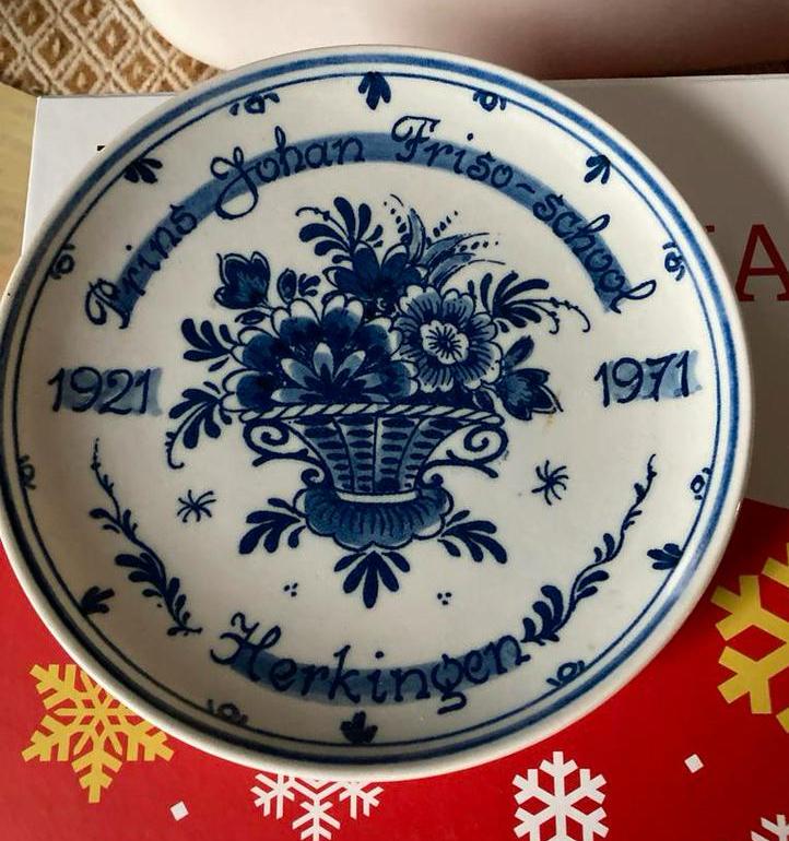 Zenith Gouda Herdenkingsbord Pr.Johan Friso School Herkingen, Antiek en Kunst, Antiek | Wandborden en Tegels, Ophalen of Verzenden