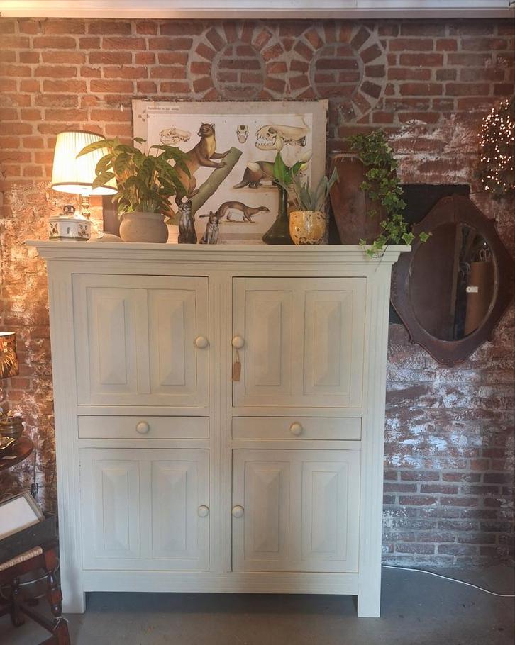Vintage kast ,massief eiken, Huis en Inrichting, Kasten | Overige, Zo goed als nieuw, Ophalen