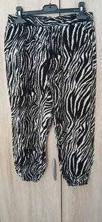 Leuke zebra print capri broek mt 36, Beige, Ophalen of Verzenden, Zo goed als nieuw, Driekwart