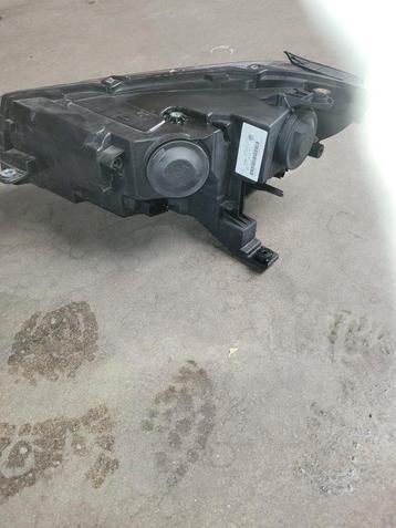 koplamp+voorbumper VW caddy sb cargo/koplamp Toyota bz4x beschikbaar voor biedingen