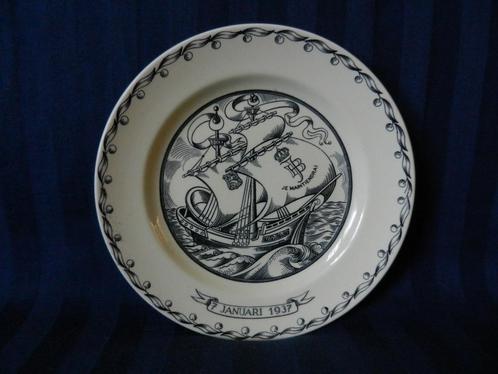 Bord huwelijk Juliana Bernhard 1937 ontw WJ Rozendaal Regout, Antiek en Kunst, Antiek | Keramiek en Aardewerk, Ophalen of Verzenden