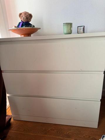 Keurige witte Ikea Malm Ladekast - afbeelding 1