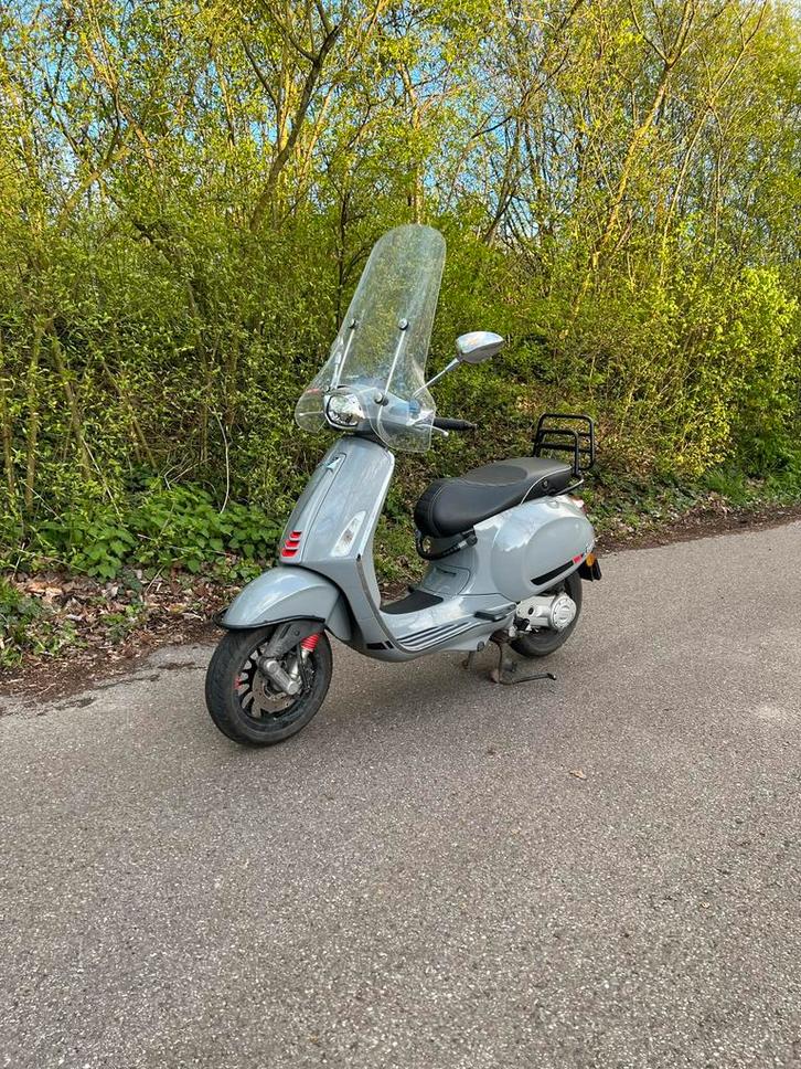 Vespa Sprint Iget 2018 Nardo Grijs, Fietsen en Brommers, Scooters | Vespa, Ophalen of Verzenden