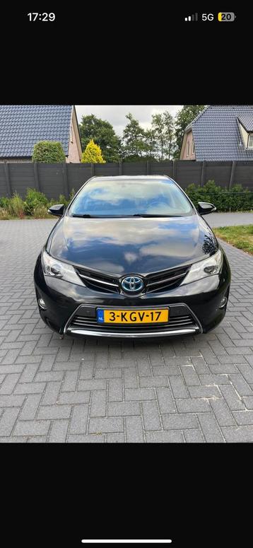 Toyota Auris 1.8 Full Hybrid 5DR CVT 2013 Zwart beschikbaar voor biedingen