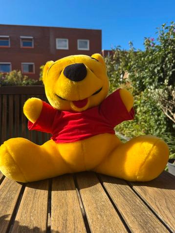 Winnie de Pooh knuffel beschikbaar voor biedingen