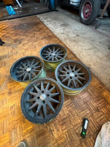 Lichtmetalen wielen 4 gaten steek van 100 BCW ET 8J 7J beschikbaar voor biedingen
