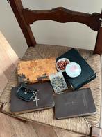 Oude Misboeken, kerkboeken, rozenkransen. Uit erfenis., Antiek en Kunst, Antiek | Religie, Ophalen of Verzenden