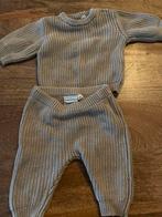Gebreide baby set feetje - trui en broek, Ophalen of Verzenden, Zo goed als nieuw, Maat 62