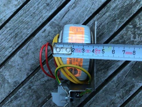 2 Toroidale kern/ ring transformatoren 12 volt en 28 volt, Hobby en Vrije tijd, Elektronica-componenten, Nieuw, Ophalen of Verzenden