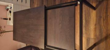 Eettafel  beschikbaar voor biedingen