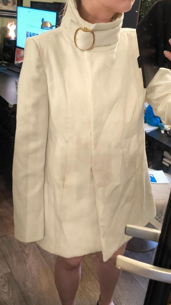 Crème witte jas met gouden details, Kleding | Dames, Jassen | Winter, Gedragen, Maat 36 (S), Wit, Ophalen of Verzenden