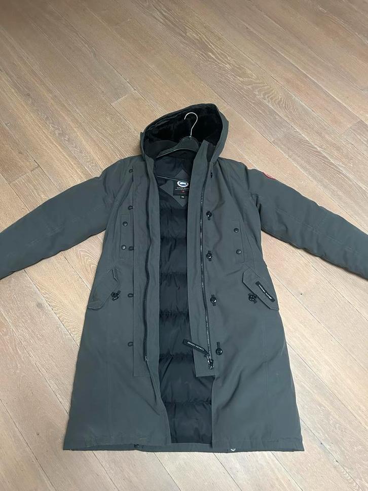 Canada Goose grijze halflange winterjas maat M, Kleding | Dames, Jassen | Winter, Zo goed als nieuw, Maat 38/40 (M), Grijs, Ophalen of Verzenden