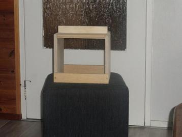 Tekoop legnesten voor krielkippen beschikbaar voor biedingen