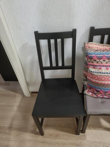 Eetkamerstoel beschikbaar voor biedingen