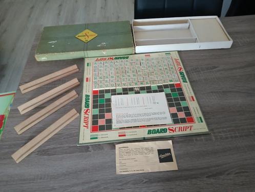 Boardscript(scrabble), Hobby en Vrije tijd, Gezelschapsspellen | Bordspellen, Zo goed als nieuw, Een of twee spelers, Drie of vier spelers