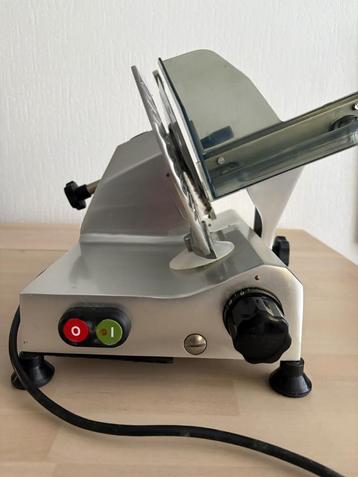 FAC F195 snijmachine Cavaria  beschikbaar voor biedingen