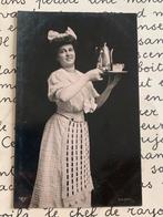 1910 Post van een militair - dame met schort en doenblad (JJ, Ophalen of Verzenden, Voor 1920, Gelopen, Overige thema's