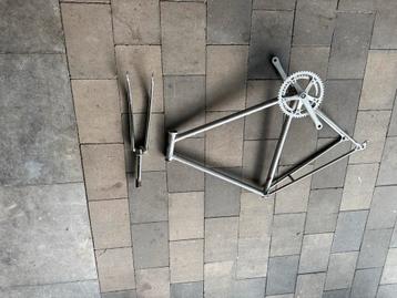 Vintage Racefiets Frame + Voorvork & Crankstel beschikbaar voor biedingen