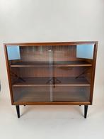 Mid-Century Teak Display Cabinet – Sleek Glass Sliding Doors, Ophalen, Z, Gebruikt, Z