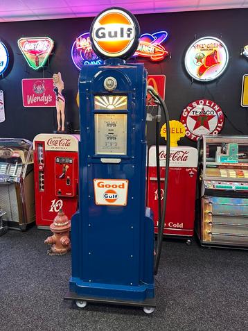 Unieke en prachtige Wayne 60 Gulf Benzinepomp - Vitrine beschikbaar voor biedingen