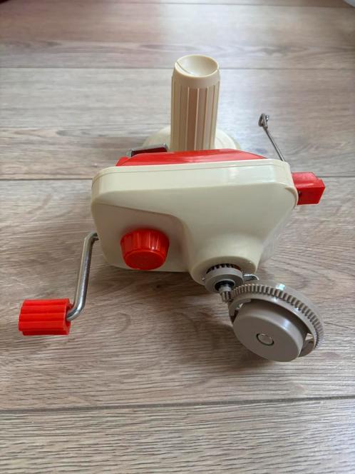 Retro wolwinder / garenwinder met klem – handmatig model, Hobby en Vrije tijd, Breien en Haken, Zo goed als nieuw, Breien, Machine