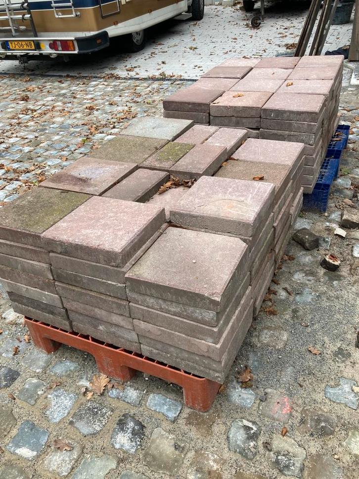 Gratis dikke rode stoeptegels, Tuin en Terras, Tegels en Klinkers, Gebruikt, Terrastegels, Beton, 10 m² of meer, Ophalen