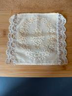 Oud sprei voor bed 15x11cm - totale breedte 16.5cm, Ophalen of Verzenden, Zo goed als nieuw, Poppenhuis