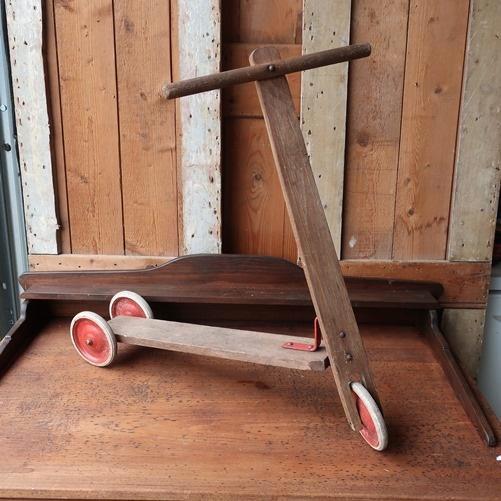 Houten kinderstep vintage origineel 61 cm lang, Antiek en Kunst, Antiek | Speelgoed, Ophalen of Verzenden