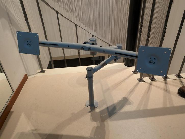 Metalen beugel voor 2 beeldschermen – stevig en verstelbaar, Computers en Software, Monitoren, Zo goed als nieuw, 60 Hz of minder