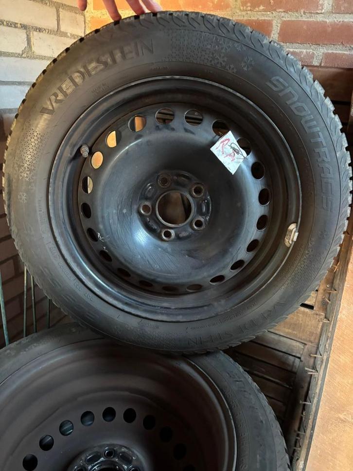 Winterbanden Vredestein Snowtracs met stalen velg, Auto-onderdelen, Banden en Velgen, Banden en Velgen, Winterbanden, 16 inch