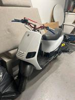 Zip type 3 70cc bj 2005, Fietsen en Brommers, Scooters | Piaggio, Ophalen, Zo goed als nieuw, Benzine, 70 cc
