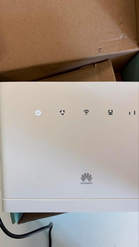 Huawei B315s-22, Computers en Software, Netwerk switches, Nieuw, Ophalen of Verzenden