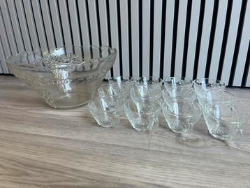 Vintage Punch Bowl Set met Druivenmotief (13-delig) beschikbaar voor biedingen