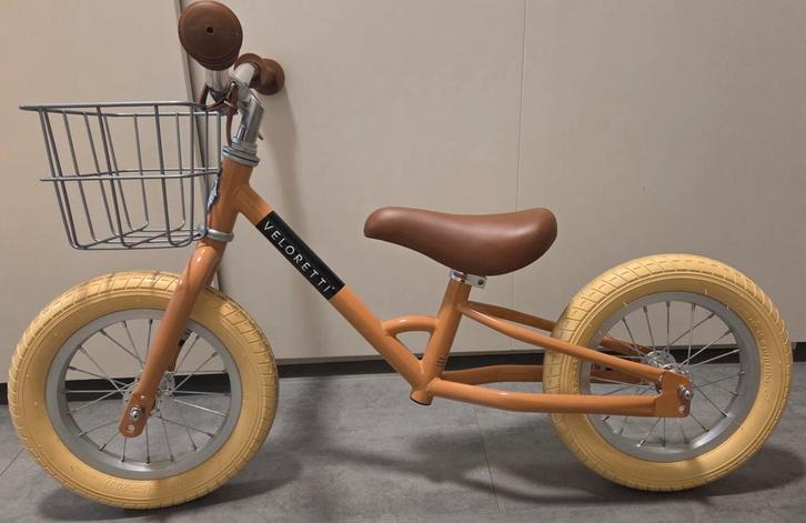 Veloretti 12" inch. Tricycle Loopfiets Blazing Salmon, Fietsen en Brommers, Fietsen | Kinderfietsjes, Zo goed als nieuw, Minder dan 16 inch