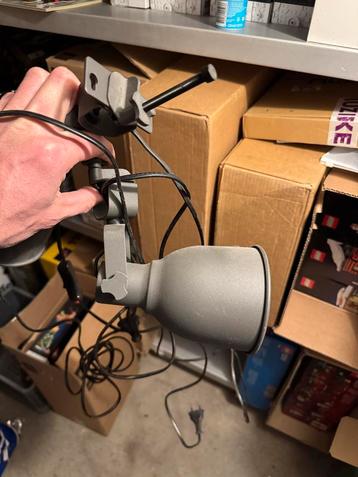 Industriële Lamp beschikbaar voor biedingen