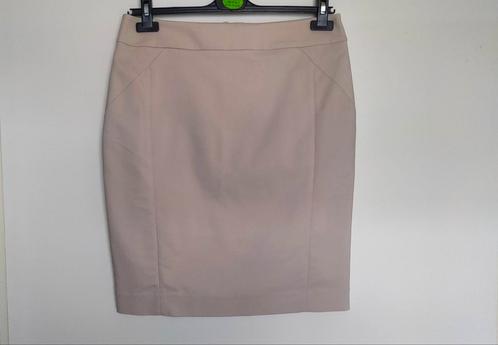 Korte kokerrok met mooie pasvorm maat 38/40, Kleding | Dames, Rokken, Zo goed als nieuw, Maat 38/40 (M), Beige, Knielengte, Ophalen of Verzenden