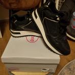 Dames gympen maat 36, Kleding | Dames, Zwart, Ophalen of Verzenden, Van Haren, Sneakers of Gympen