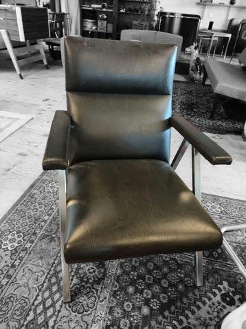Vintage sixties stoel beschikbaar voor biedingen