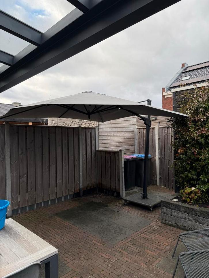 Life Parasol 2,90x2,90 - Zo goed als nieuw!, Tuin en Terras, Parasols, Zo goed als nieuw, Zweefparasol, 2 tot 3 meter, Ophalen of Verzenden