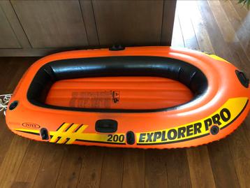 Roeiboot met peddels lengte 2 meter, gewicht tot 120 kilo beschikbaar voor biedingen