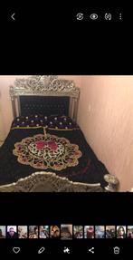 Luxe 2 persoonsbed met Zilveren Details, Huis en Inrichting, Slaapkamer | Bedden, Overige materialen, 90 cm, Eenpersoons, Zwart