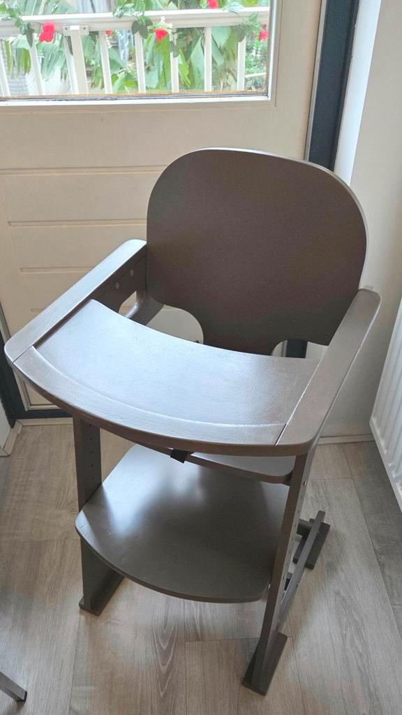 Prenatal houten kinderstoel - verstelbaar & makkelijk schoon, Kinderen en Baby's, Kinderstoelen, Gebruikt, Meegroeistoel, Afneembaar eetblad