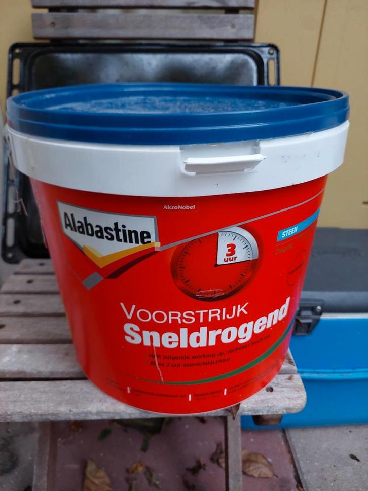 Alabastine Voorstrijk & Muurglad, Doe-het-zelf en Verbouw, Verf, Beits en Lak, Zo goed als nieuw, Verf, 5 tot 10 liter, Wit, Ophalen