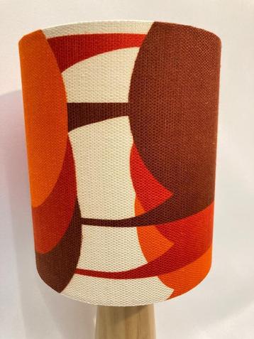 Retro lamp bruin oranje rood beschikbaar voor biedingen