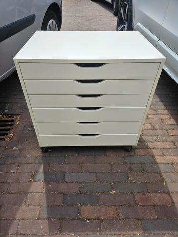 Witte ladekast op wieltjes , 6 lades 