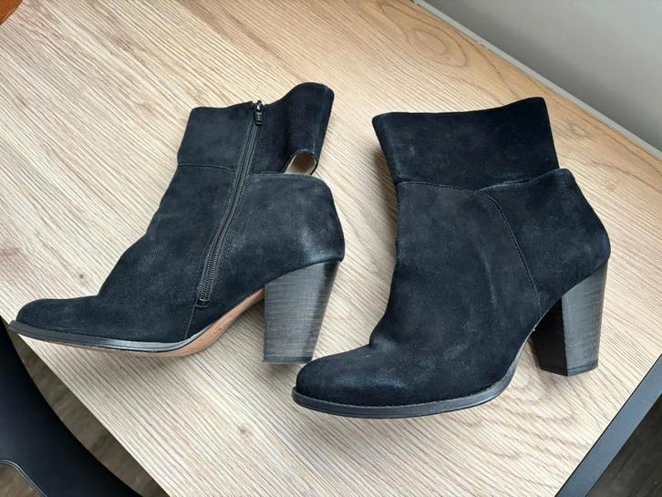 Kop en Staart zwarte suede enkellaarsjes maat 37, Kleding | Dames, Schoenen, Zo goed als nieuw, Lage of Enkellaarzen, Zwart, Ophalen of Verzenden