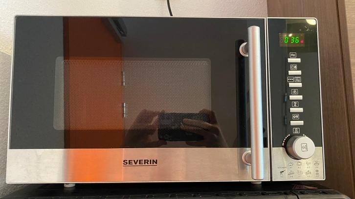 Severin magnetron met grill- en heteluchtfunctie, Witgoed en Apparatuur, Magnetrons, Zo goed als nieuw, Vrijstaand, Combimagnetron