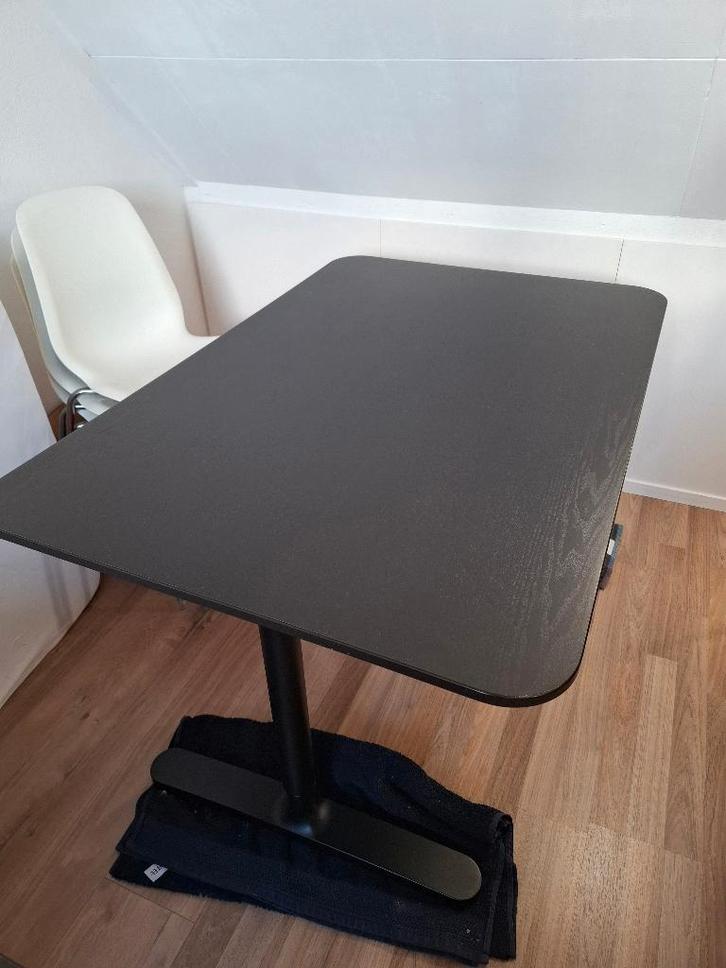 IKEA Bekant bureau zwart 120x80 in hoogte verstelbaar, Huis en Inrichting, Bureaus, Zo goed als nieuw, Bureau, In hoogte verstelbaar